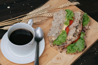 Roti Gandum Isi Sayur Bekal Bergizi untuk Keluarga