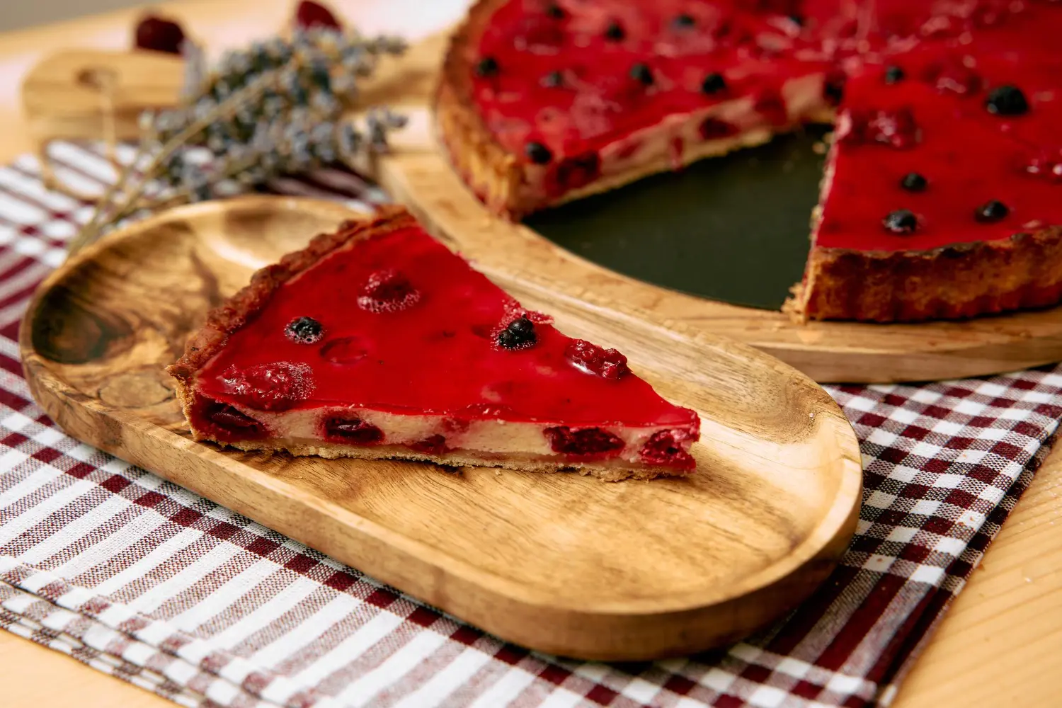 Pizza Pie Buah Naga dan Sambal Ijo Dessert Pedas Legit yang Unik dan Menggoda