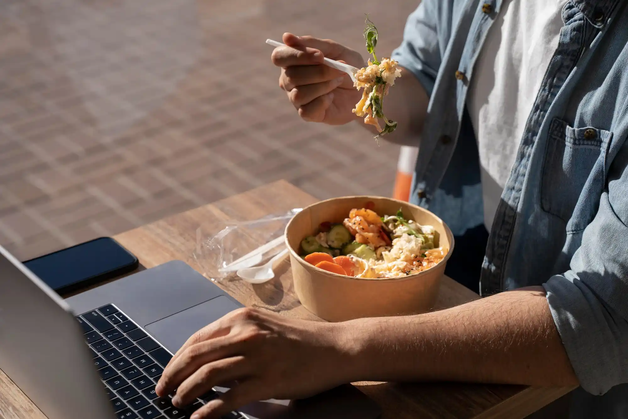 Fakta Ilmiah tentang Kebiasaan Duduk Terlalu Lama setelah Makan dan Dampaknya