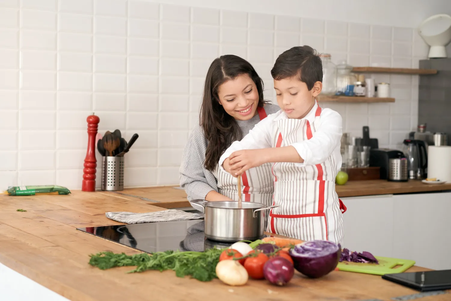 Rahasia Menata Dapur agar Anak Mau Ikut Terlibat dalam Kegiatan Memasak