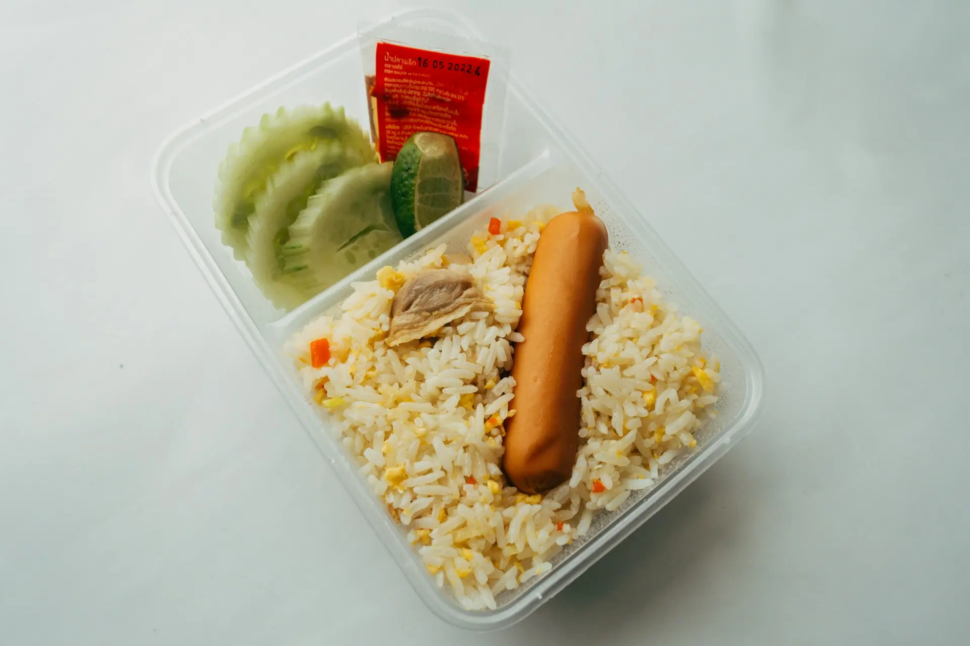Kesalahan yang Sering Terjadi saat Menyimpan Makanan dan Cara Menghindarinya