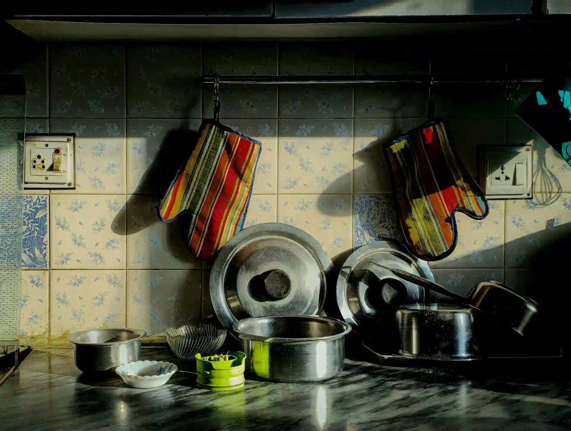 Langkah Mudah Membersihkan Peralatan Masak Berminyak tanpa Banyak Usaha