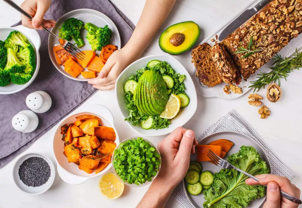 Cara Menjaga Keseimbangan Nutrisi saat Berbuka agar Tidak Berlebihan