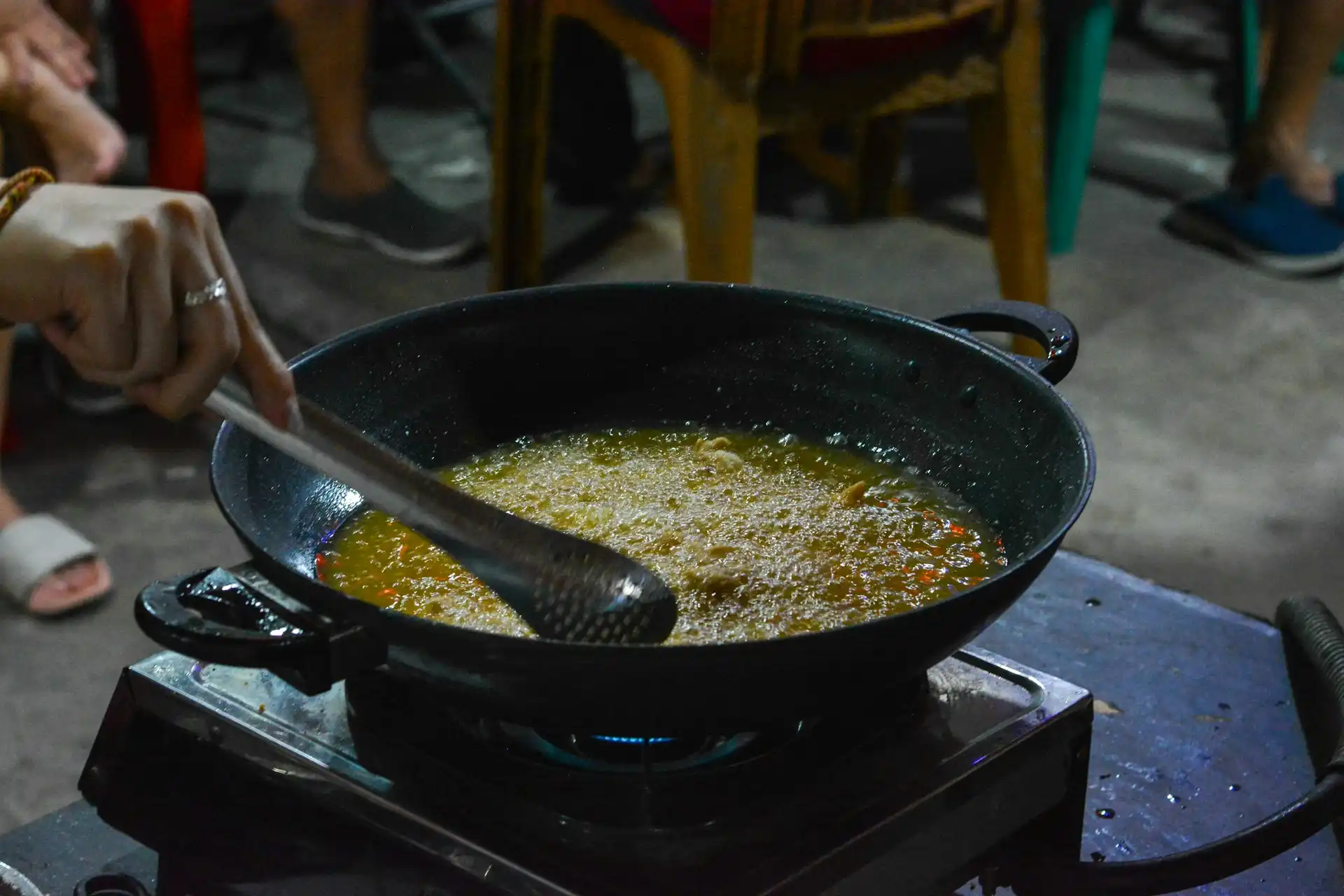Tips Cerdas Menghemat Minyak Saat Menggoreng