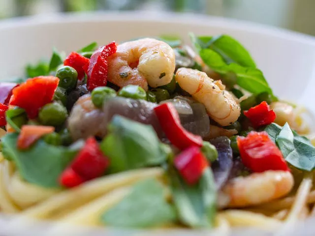 Menyelami Kesehatan dalam Setiap Gigitan: Tips Memasak untuk Menu Seimbang