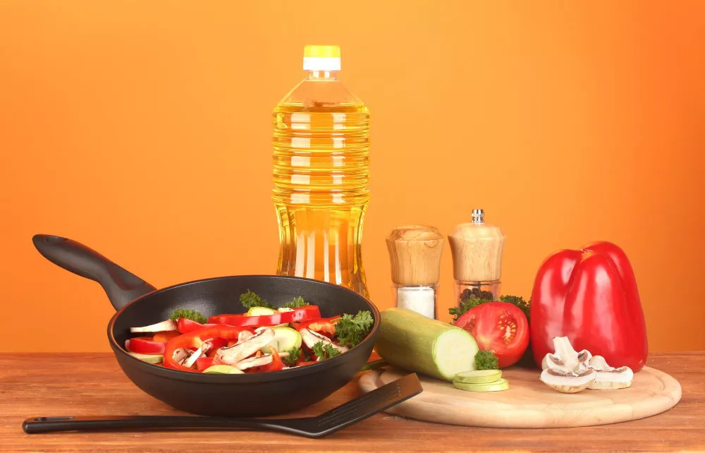 Tips Menyimpan Minyak Goreng di Dapur agar Hemat