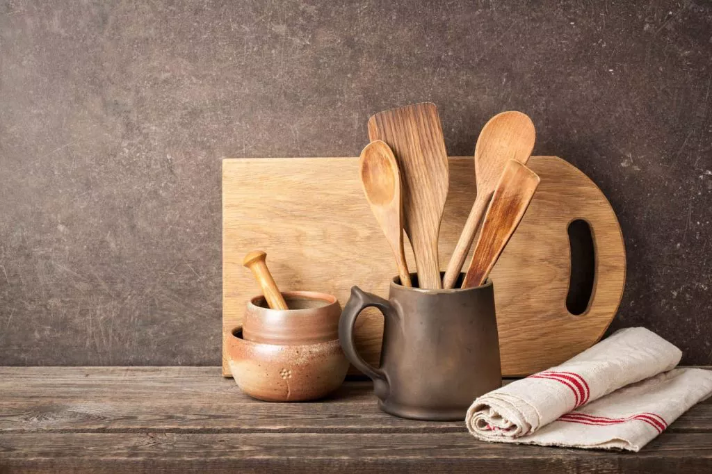 Tips Merawat Peralatan Dapur Kayu Agar Tetap Bersih dan Tidak Berjamur