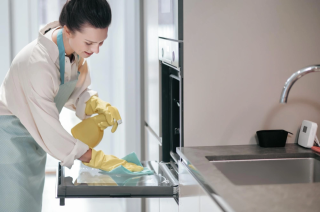 Trik Membersihkan Peralatan Kue setelah Maraton Baking Kue Lebaran