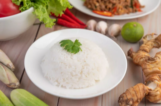 Fakta Kesehatan yang Wajib Diketahui tentang Karbohidrat pada Nasi