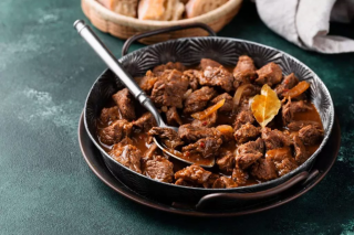 Perjalanan Aromatik: Asal Usul Bumbu Semur dan Jejaknya di Bumi Nusantara