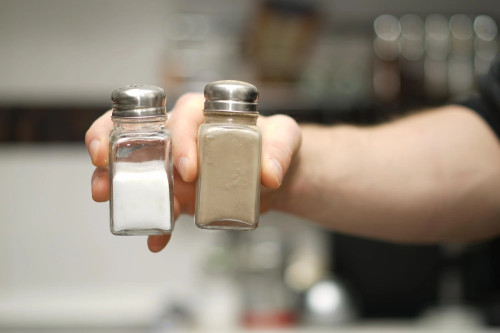 Fakta Menarik tentang Garam dan Lada di Dapur cover