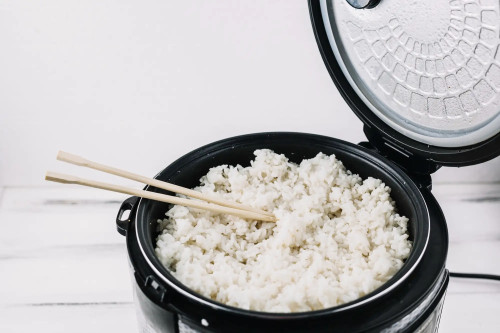 Menyulap Nasi Sisa di Rice Cooker Jadi Makanan Lezat cover